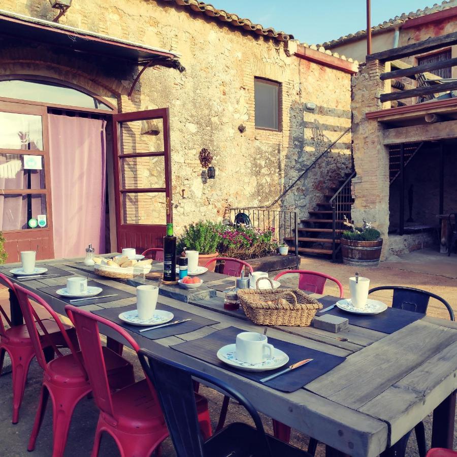 Mas Del Llop Blanc - Dog Friendly Hostal Rural - B&B Sobrestany Exterior photo